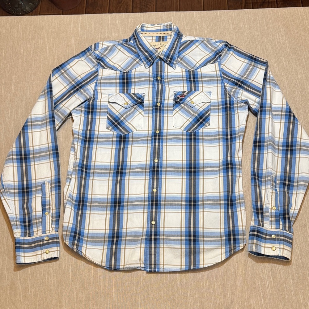 Hollister Men's Blue and White Plaid Button Down Shirt